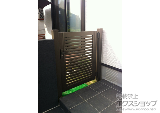 大阪府箕面市のの門扉 プリレオR3型門扉 片開き 柱使用 施工例