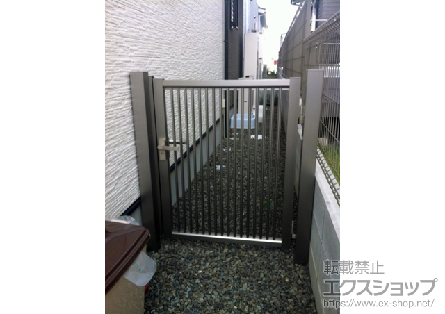 大阪府箕面市のLIXIL リクシル(新日軽)の門扉 スーパー有峰門扉 B型 片開き 門柱式 施工例