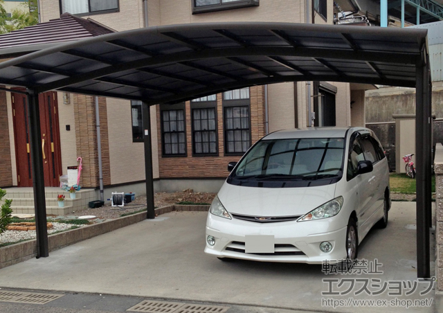 愛媛県四国中央市のLIXIL リクシル（トステム）のカーポート カーブポートシグマIII ワイド 積雪〜20cm対応 施工例