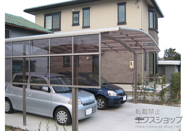 愛知県稲沢市のLIXIL リクシル（トステム）のカーポート カーブポートシグマIII ワイド 積雪〜20cm対応＋カーブポートシグマ?サイドパネル(片側分) 施工例