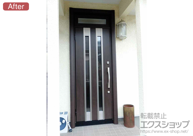 埼玉県川越市のLIXIL リクシル（トステム）の玄関ドア リシェントK4仕様 20片開きランマ付きL 300型 施工例