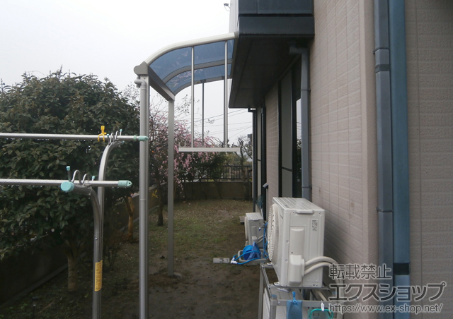 福岡県中間市ののテラス屋根 ヴェクターテラス R型 テラスタイプ 単体 積雪〜20cm対応＋吊り下げ式物干し ロング 2本入 施工例