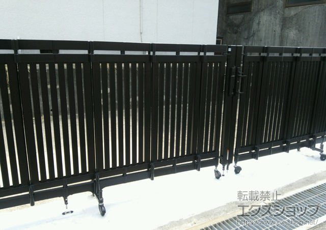兵庫県神戸市ののカーゲート シャレオ伸縮9型 ノンレール  両開き 610W 施工例