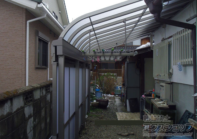 滋賀県彦根市のLIXIL リクシル（トステム）のカーポート ライザーテラスII R型 1500 テラスタイプ 連棟 積雪〜50cm対応 施工例