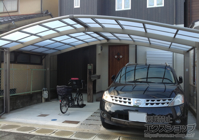 京都府乙訓郡大山崎町のLIXIL リクシル（トステム）のカーポート カーブポートシグマIII M合掌 積雪〜20cm対応 施工例