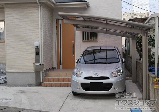 埼玉県本庄市のLIXIL リクシル（トステム）のカーポート カーブポートシグマIII 積雪〜20cm対応 施工例