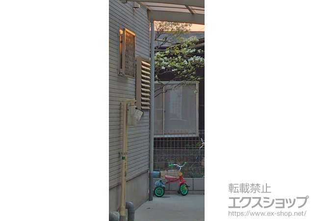 埼玉県ふじみ野市のLIXIL リクシル（トステム）の面格子・窓格子 目隠し可動ルーバー引き違い窓 施工例