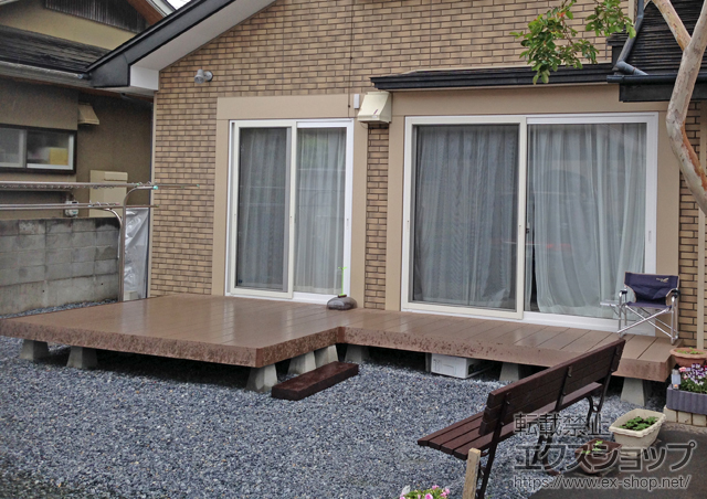 青森県上北郡おいらせ町のLIXIL リクシル（トステム）のウッドデッキ レストステージ 幕板納まり 異型 施工例