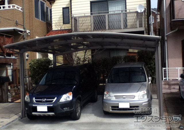 埼玉県川口市のLIXIL リクシル（トステム）のカーポート カーブポートシグマIII ワイド 積雪〜20cm対応 施工例