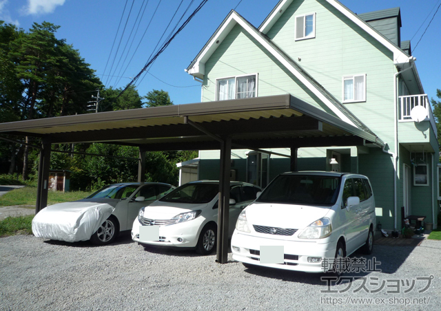 長野県諏訪郡富士見町のLIXIL リクシル（トステム）のカーポート テリオスポートIII 3000 2台用 間口延長 角柱4本仕様 積雪〜100cm対応 施工例