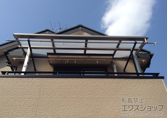 東京都稲城市のLIXIL リクシル（トステム）のバルコニー・ベランダ屋根 ライザーテラスII F型 屋根タイプ 単体 積雪〜20cm対応 施工例