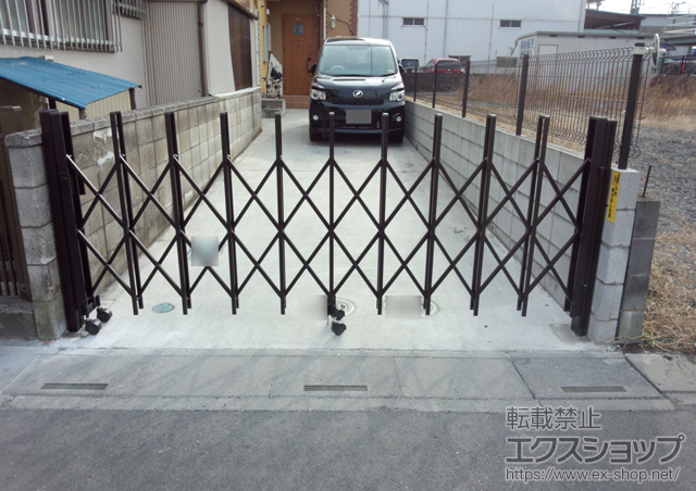埼玉県越谷市ののカーゲート トリップゲートRA型 ノンレール 片開き 30S 施工例