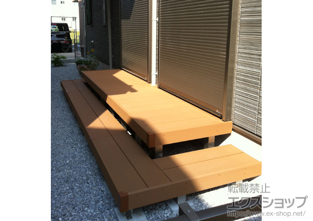 神奈川県平塚市ののウッドデッキ リウッドデッキ 200＋段床セット 1段 正面・両側面タイプ 施工例