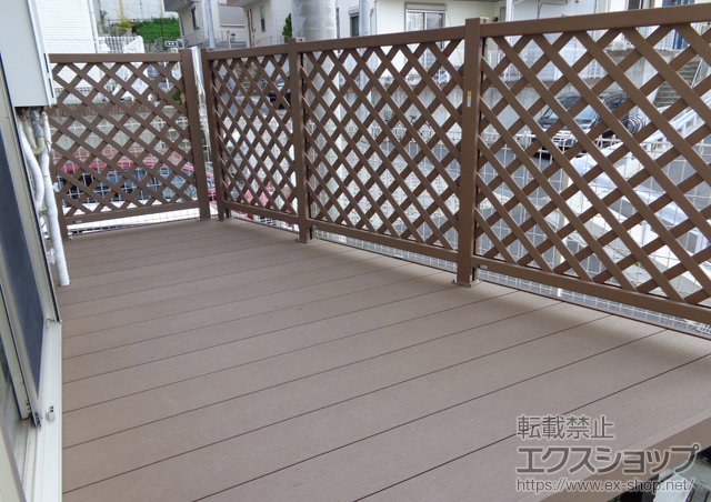 神奈川県川崎市ののウッドデッキ リウッドデッキ200 異型+リウッドデッキフェンス2型＜ラチスパネル＞+独立式リウッドステップ2型 施工例