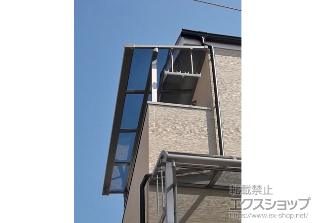 兵庫県神戸市のLIXIL リクシル（トステム）のバルコニー・ベランダ屋根 ライザーテラスII F型 ビューステージHスタイル 屋根置き式用 単体 積雪〜20cm対応+吊下げ物干し 標準 2本入 施工例