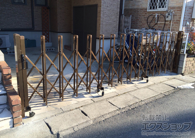 埼玉県越谷市ののカーゲート トリップゲートRB型 ノンレール 片開き 44S 施工例