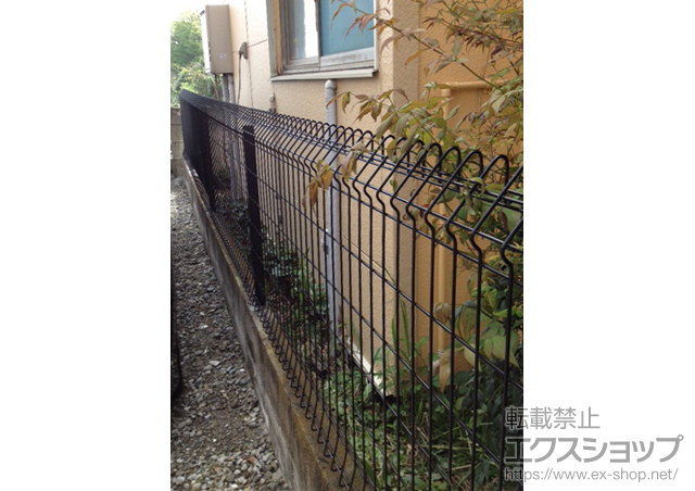 神奈川県横浜市ののカーポート メッシュフェンスG10-R フリーポールタイプ 施工例