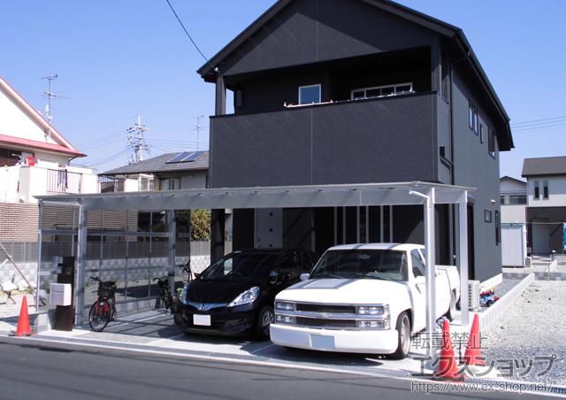 大阪府高槻市ののカーポート アーキデュオ ワイド 3台用 積雪〜20cm対応+アーキデュオ ワイド用(3台用) サイドパネル 施工例