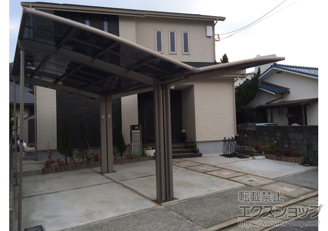 福岡県福岡市のLIXIL リクシル（トステム）のカーポート レグナスポートシグマIII Y合掌 積雪〜20cm対応＋着脱式サポート(補助柱)(1本入り) 施工例