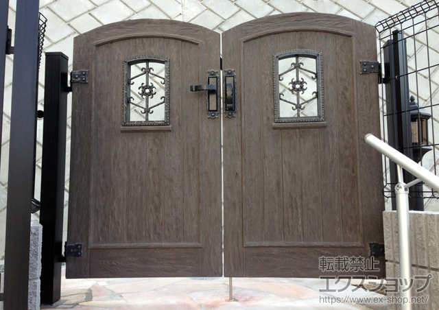 神奈川県横浜市のの門扉 ボレロ2型門扉 両開き 75角門柱使用 施工例