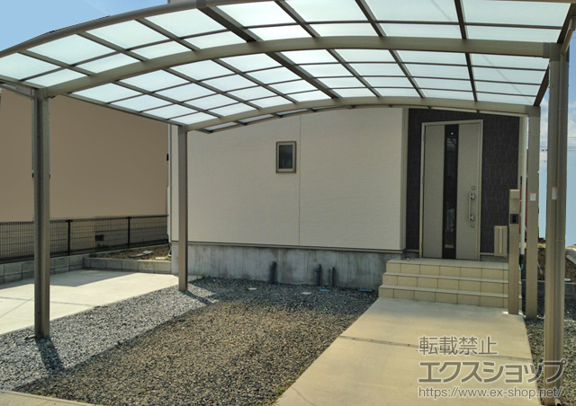 宮城県大崎市のLIXIL リクシル（トステム）のカーポート カーブポートシグマIII ワイド 積雪〜20cm対応＋壁付け物干し ロング 2本×1 施工例