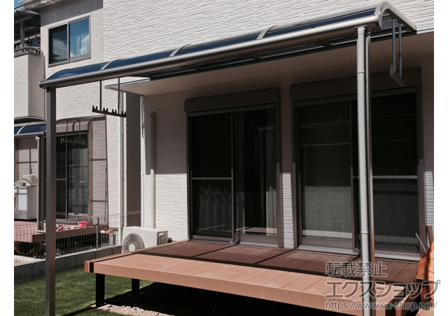 愛知県名古屋市ののテラス屋根 ヴェクターテラス R型 テラスタイプ 単体 積雪〜20cm対応＋吊り下げ物干し 標準 2本入 施工例