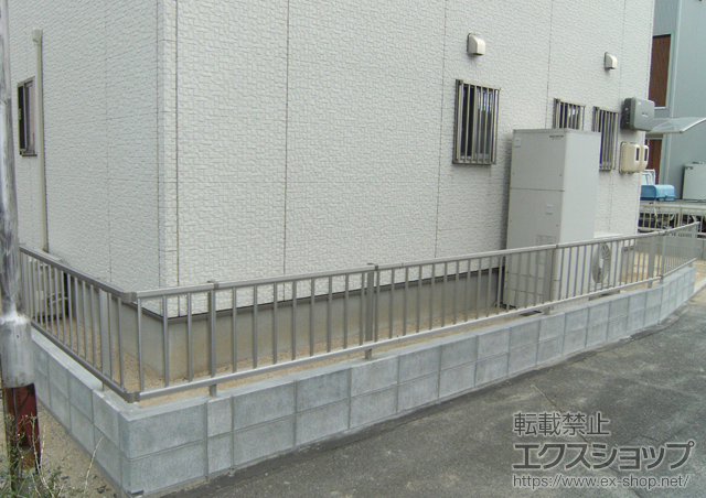 岡山県倉敷市ののフェンス・柵 レスティナフェンス21型 自由柱＋着脱式サポート 1本入 施工例