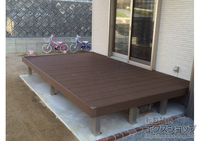 佐賀県三養基郡基山町ののウッドデッキ リウッドデッキ 200＋独立式リウッドステップ2型 施工例