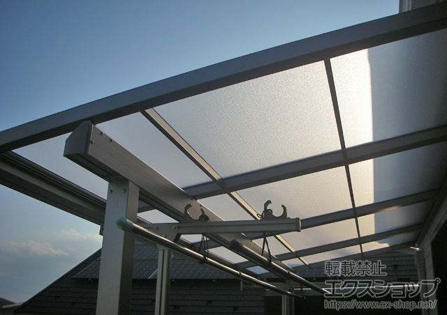 神奈川県川崎市のLIXIL リクシル（トステム）のバルコニー・ベランダ屋根 ライザーテラスII F型 屋根タイプ 単体 積雪〜20cm対応 施工例