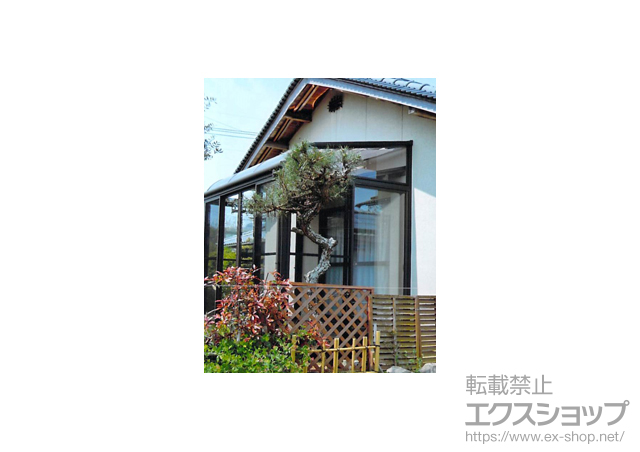 岡山県赤磐市のLIXIL リクシル（トステム）のテラス囲い・サンルーム ほせるんですII R型 床納まり ランマ無 積雪〜20cm対応＋カーテンレールセット(ホワイト)/側面付物干し 標準 2本入＋内部日除け/フック棒 施工例