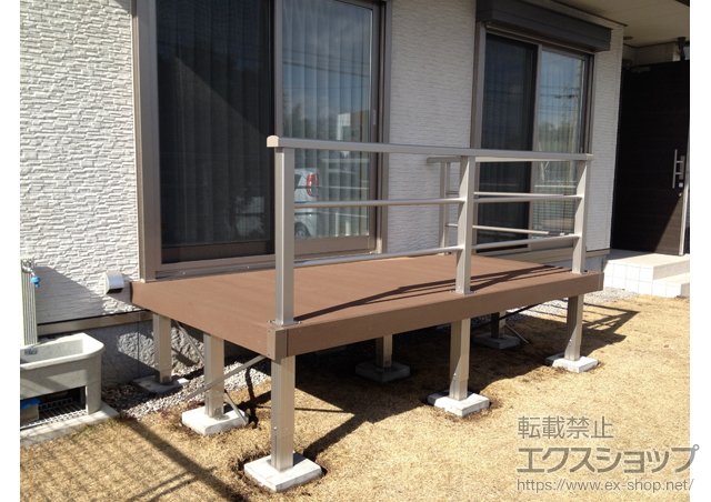 埼玉県さいたま市ののウッドデッキ リウッドデッキ200＋シンプルモダンデッキフェンス2型 ＜横格子2本タイプ＞ 施工例