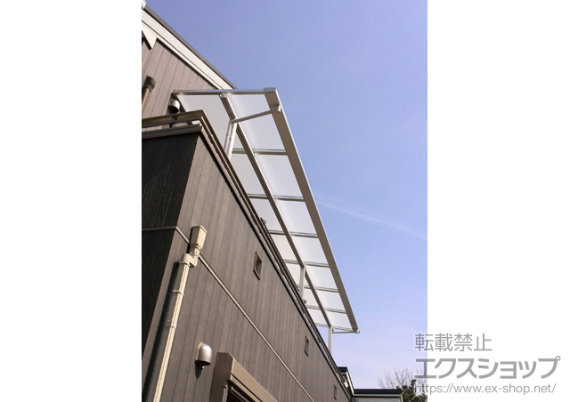 埼玉県さいたま市のLIXIL リクシル（トステム）のバルコニー・ベランダ屋根 ライザーテラスII F型 屋根タイプ 連棟 積雪〜20cm対応 施工例