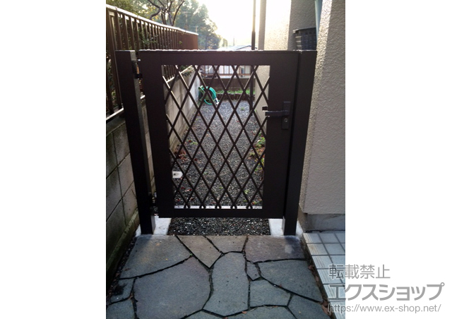 東京都八王子市のの門扉 ライシス門扉 8型 ダイヤ格子 片開き 柱使用 施工例