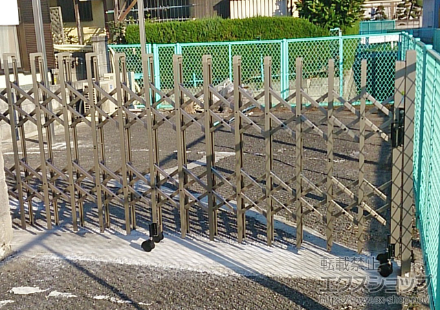 大阪府枚方市ののカーゲート トリップゲート 傾斜地専用型 ノンレール 片開き 30S 施工例