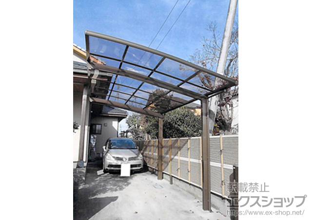 東京都あきる野市のLIXIL リクシル（トステム）のカーポート カーブポートシグマIII 積雪〜20cm対応＋着脱式サポート　ロング柱23仕様　1本入り×2セット 施工例