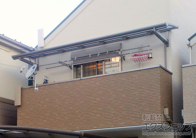 東京都大田区のLIXIL リクシル（トステム）のバルコニー・ベランダ屋根 パワーアルファ L型 ルーフタイプ 単体 積雪〜30cm対応 施工例