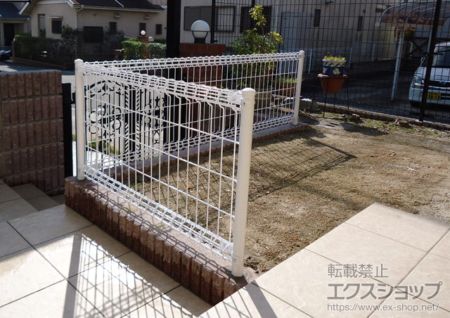 福岡県糟屋郡須恵町ののフェンス・柵 メッシュフェンス M0 間仕切り柱タイプ 施工例