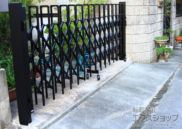 大阪府高槻市ののカーゲート トリップゲート RC型 ノンレール 片開き 34S 施工例