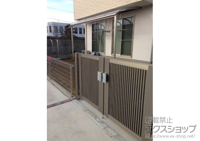 宮城県大崎市のの門扉 ライシス門扉 2型 細たて桟 両開き 柱使用 施工例