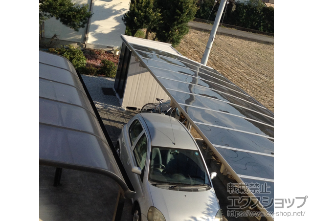 大分県大分市ののカーポート レイナポートグラン 縦連棟 積雪〜20cm対応＋脱式サポート 標準・ハイルーフ兼用 2本入り×2セット 施工例