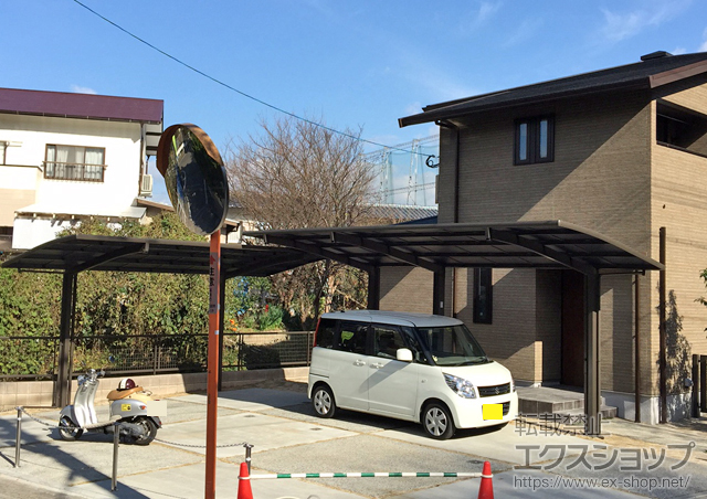 福岡県福岡市のLIXIL リクシル（トステム）のカーポート カーブポートシグマIII 延長 積雪〜20cm対応＋着脱式サポート ロング柱23用 1本入り×3セット 施工例