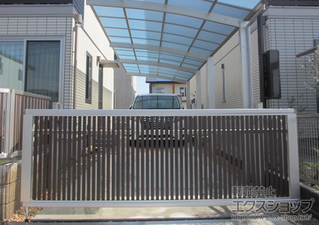 三重県鈴鹿市ののカーゲート ルシアスアップゲート 4型 たて太格子 電動 複合カラー 施工例