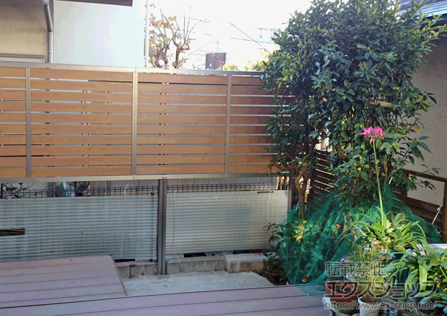 神奈川県横浜市のLIXIL リクシル(新日軽)のフェンス・柵 セレビューフェンスRP3型 フリーポールタイプ＜多段柱仕様＞ 施工例