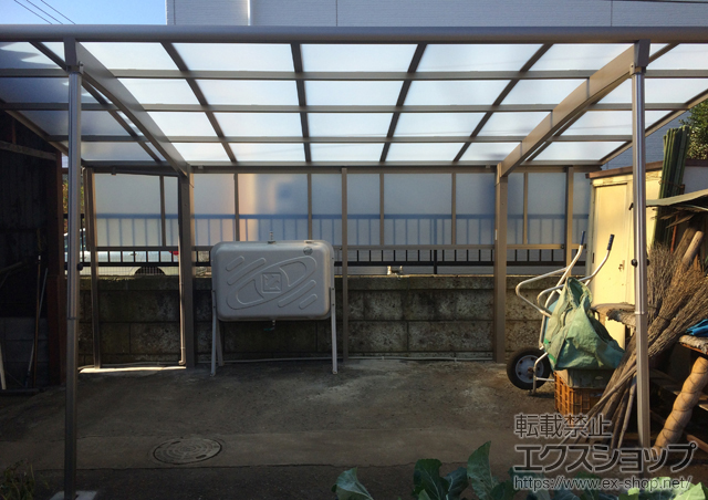 東京都国分寺市のLIXIL リクシル（トステム）のカーポート カーブポートシグマIII 積雪〜20cm対応＋着脱式サポート　標準柱仕様用　1本入り×2セット＋サイドパネル 施工例