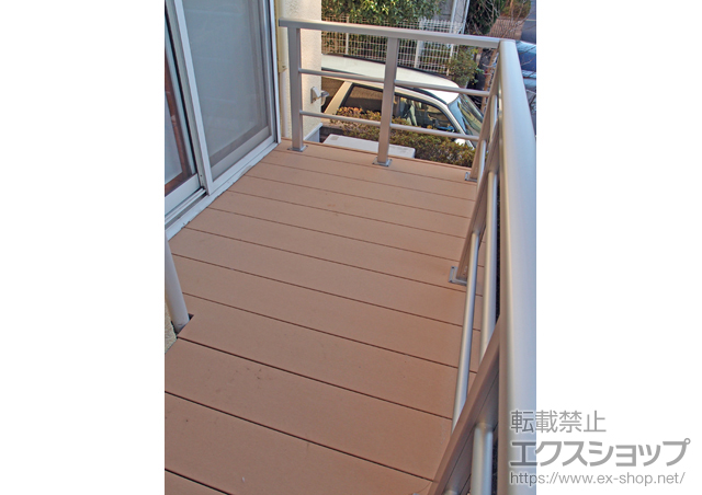 千葉県松戸市ののウッドデッキ リウッドデッキ 200＋シンプルモダンデッキフェンス2型≪横格子2本タイプ≫ 施工例