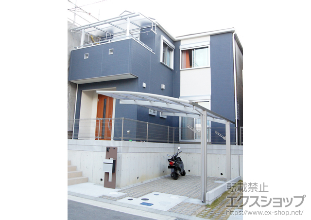 兵庫県尼崎市ののバルコニー・ベランダ屋根 ヴェクターテラス R型 屋根タイプ 単体 積雪〜20cm対応＋物干しセット　標準2本入り×2セット＋水平式物干し　標準2本入り×1セット 施工例