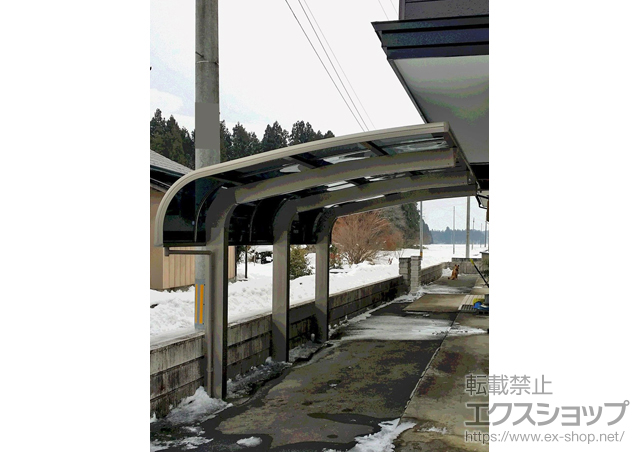 岩手県奥州市のLIXIL リクシル（トステム）のカーポート テールポートシグマIII 1500 積雪〜50cm対応＋落雪カバー 50用 施工例
