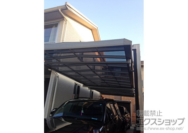 岡山県岡山市のLIXIL リクシル（トステム）のカーポート マルチスクエア フラット屋根 縦連棟 片支持タイプ 積雪〜20cm対応 施工例