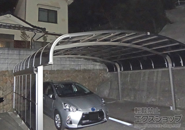 広島県呉市のLIXIL リクシル（トステム）のカーポート テールポートシグマIII ワイド 積雪〜20cm対応＋サイドパネル 施工例