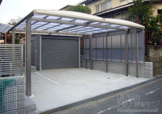 東京都八王子市ののカーポート キューブポートプラス ワイド 積雪〜20cm対応＋キューブポートプラス ワイド用サイドパネル 施工例